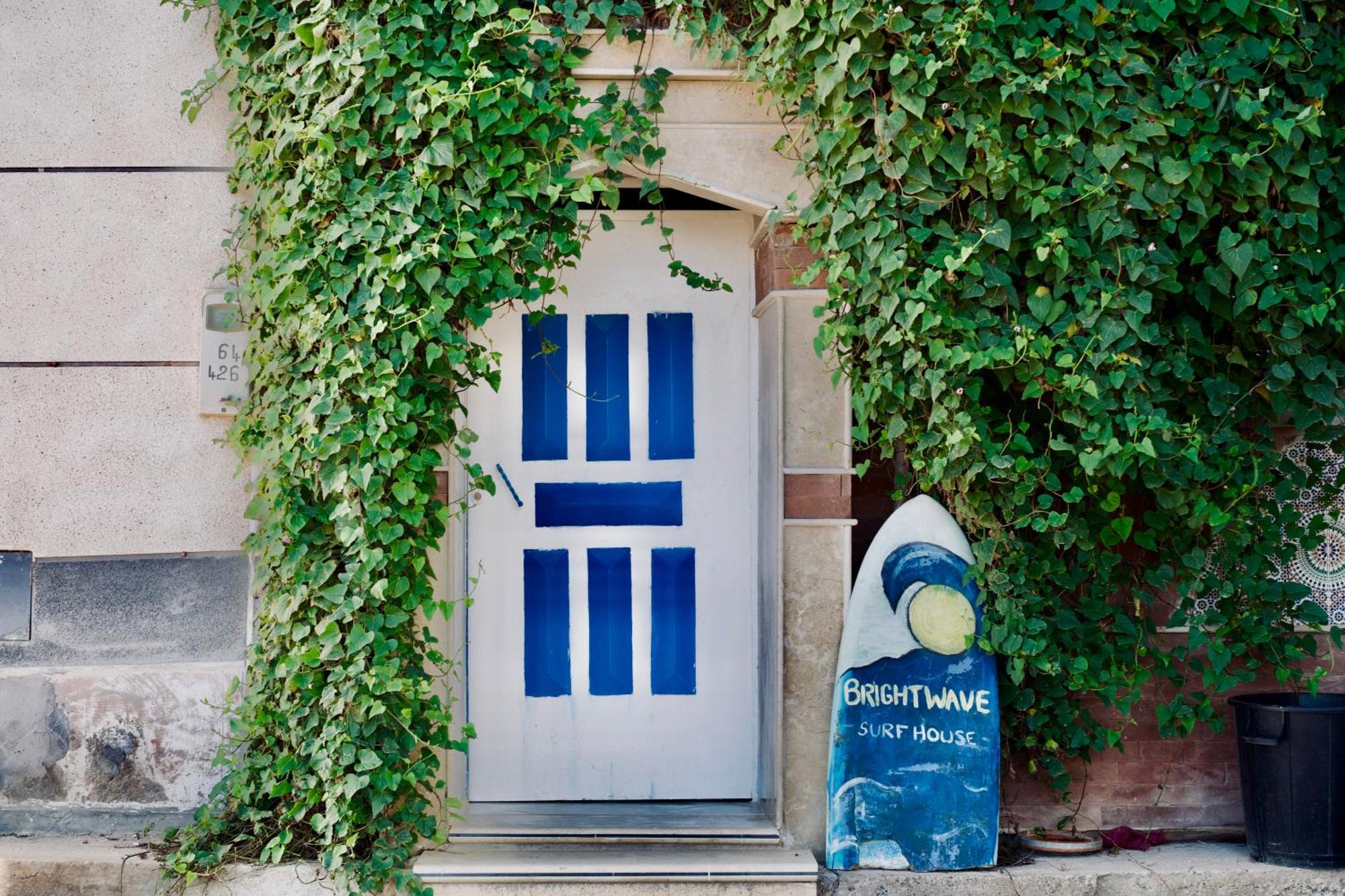 Bright Wave Surfhouse Hostel Tamraght Buitenkant foto